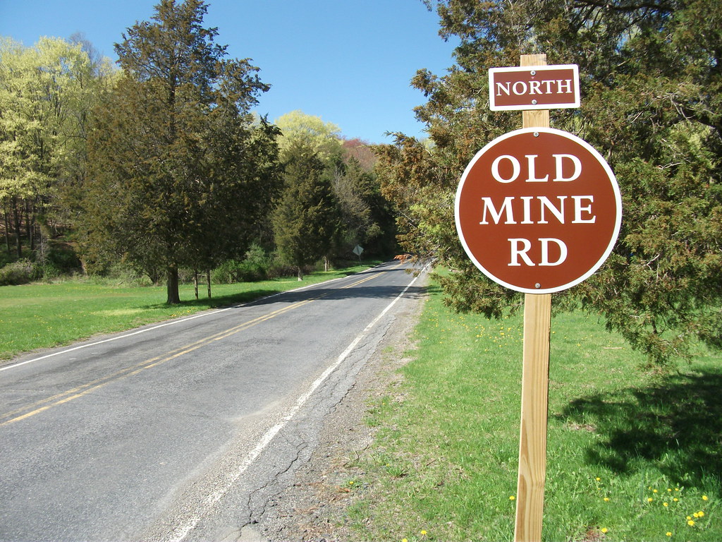 old mine road by dingmans falls