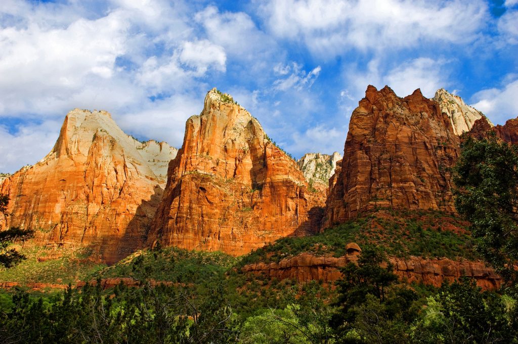 Zion National park, wich offers national park travel packages